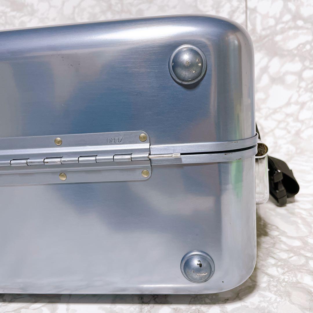 ゼロハリバートン スーツケース キャリーケース　トランク　アルミ