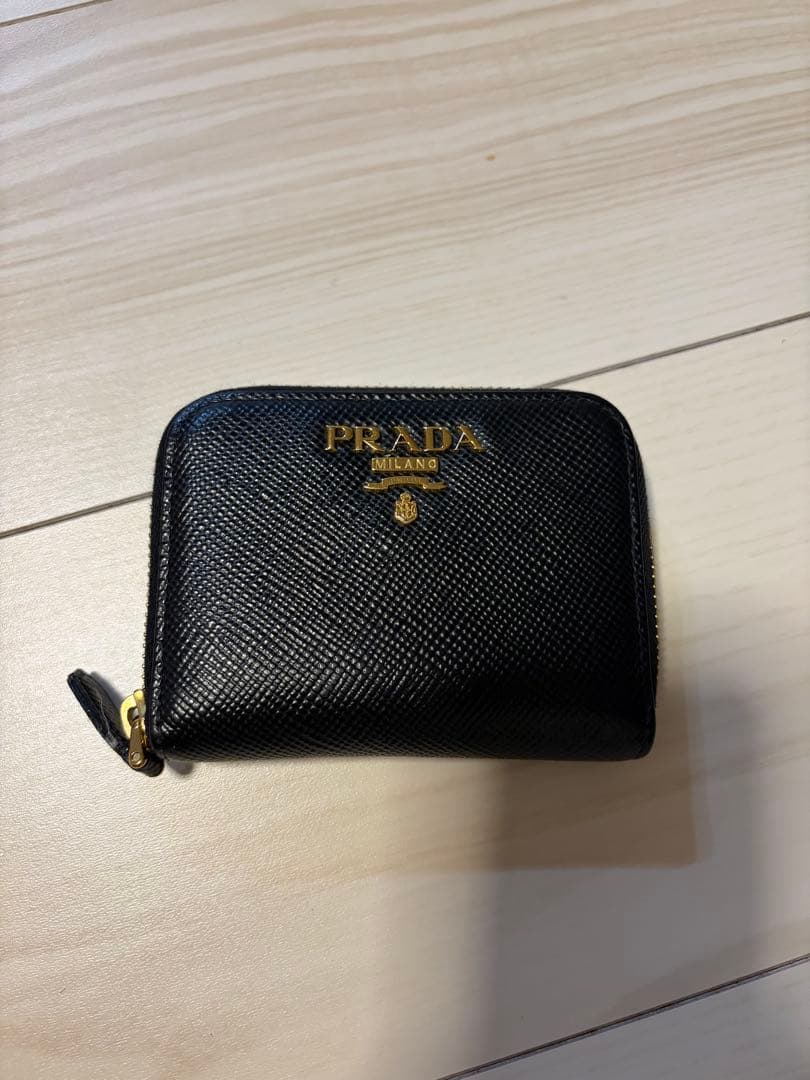 PRADA ブラックレザー ケース