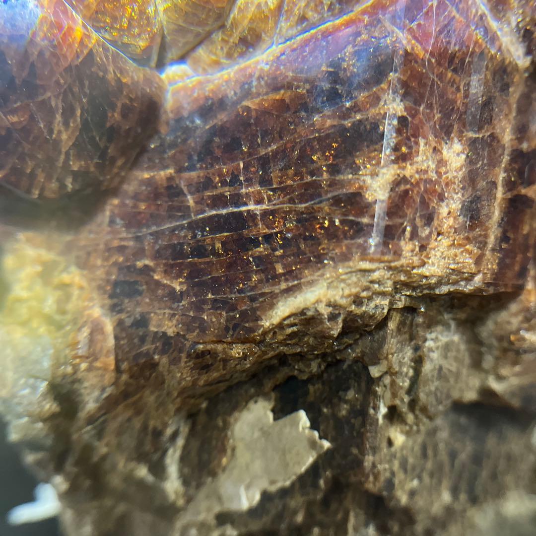 4.2kg ガーネットだと思われる石