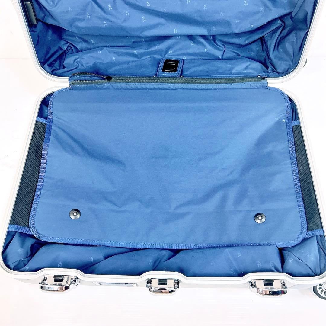 ゼロハリバートン キャリーケース Pursuit アルミ　４輪　スーツ