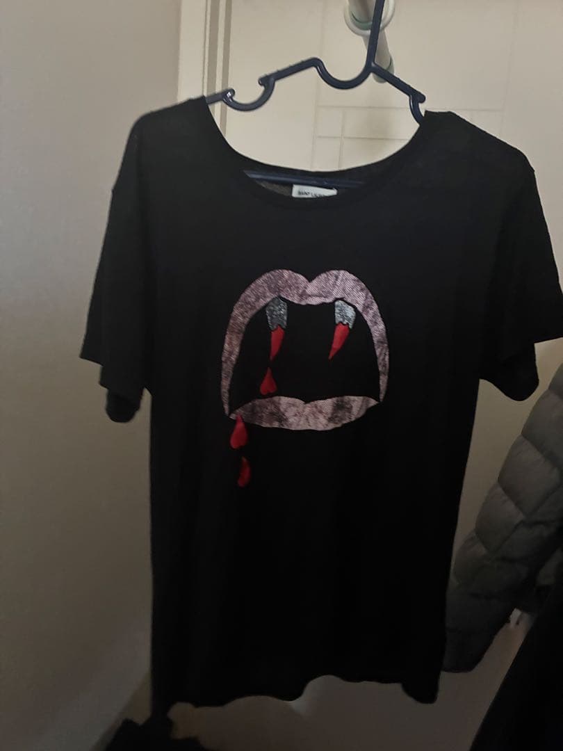 Saint Laurent Parisブラッドラスター　ヴァンパイアTシャツ