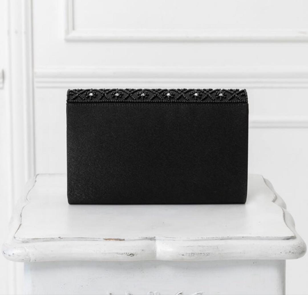 ビーズ刺繍のパーティーバッグ　ブラック