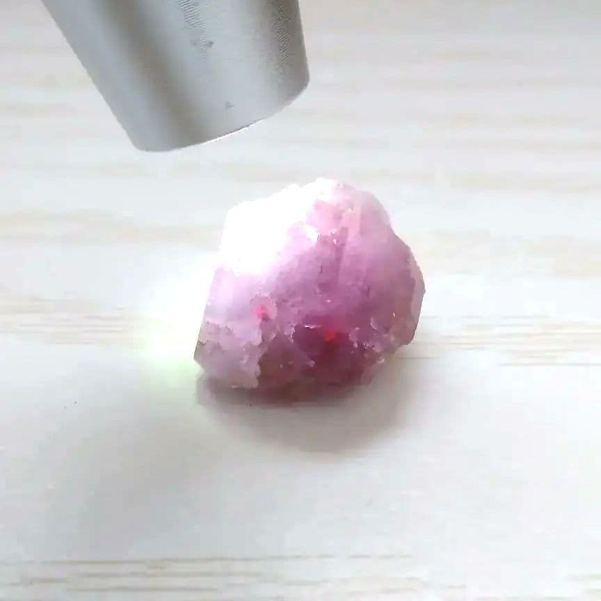 ハックマナイト結晶　希少宝石鉱物標本