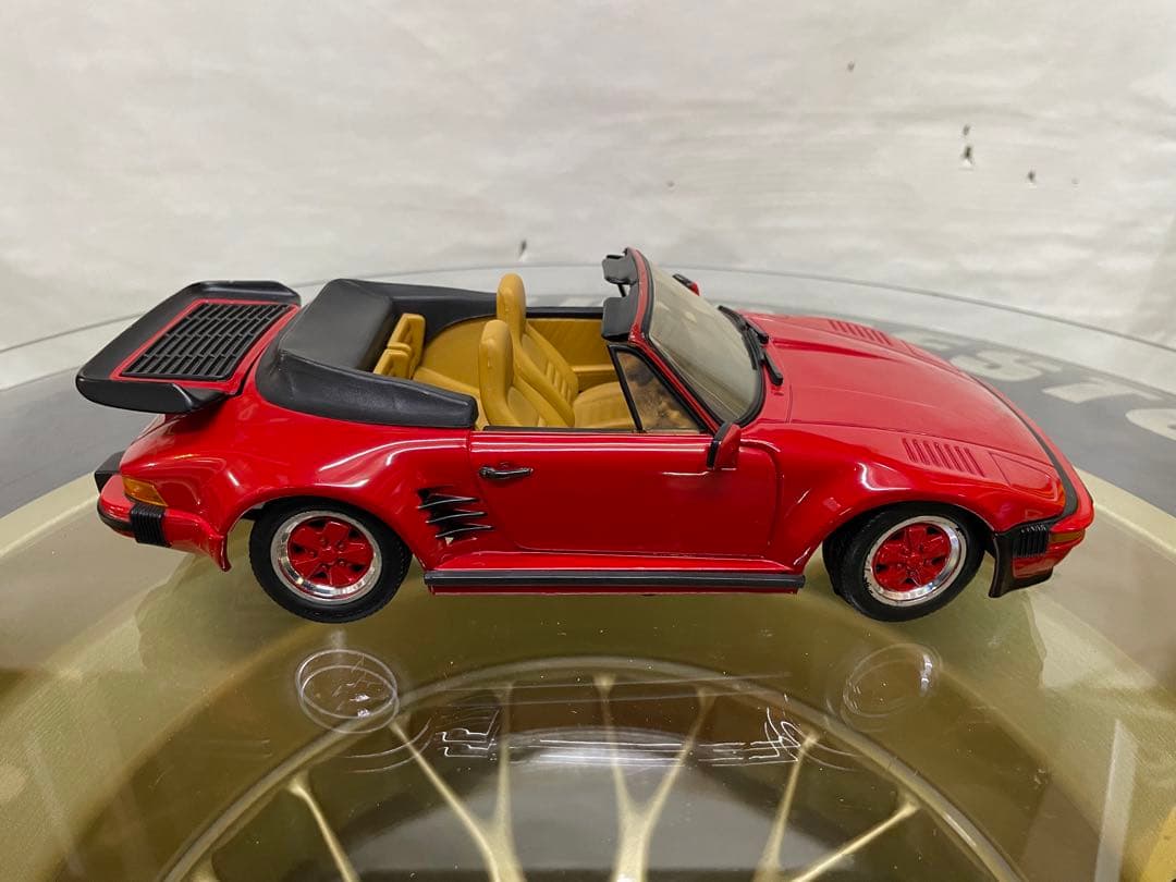 ポルシェ930 ターボ　1/18スケール
