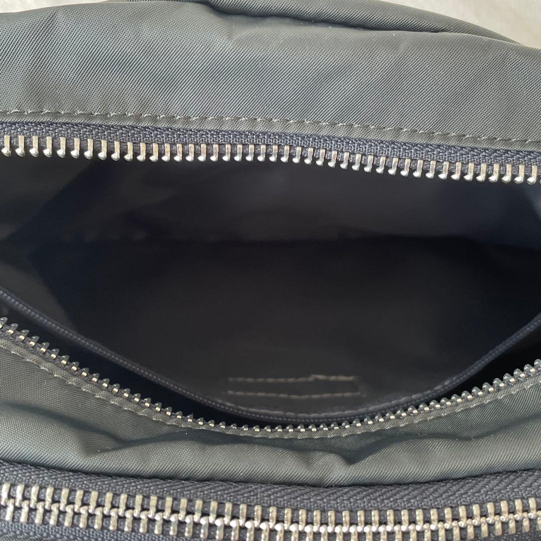 美品　agnes b.アニエスベー　ナイロン　ショルダーバッグ　ダークグレー