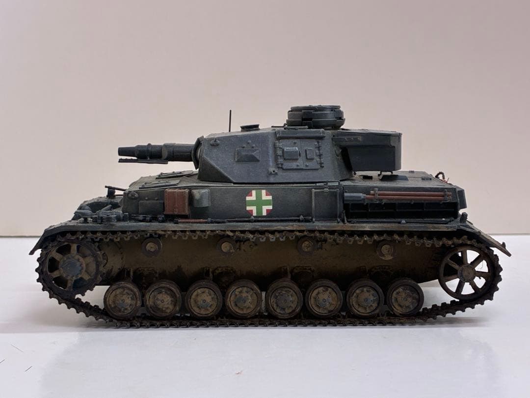 ハンガリー　IV号戦車F型　タミヤ　1/35 完成品　模型　プラモデル