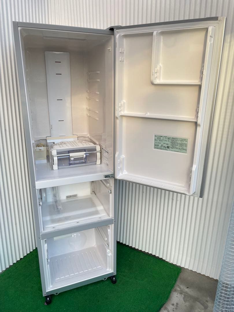 825 日立 315L 3ドア冷蔵庫 真ん中野菜室 真空チルド ライトシルバー