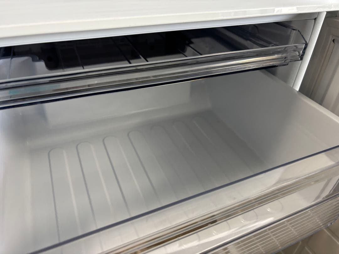 【送料＆設置込み】シャープ 冷蔵庫 SJ-PD28H-W 280L