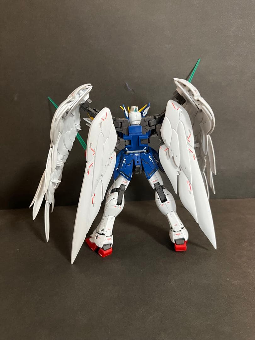 ウイングガンダムゼロ (EW) 1/100ガンダムプラモデル完成品