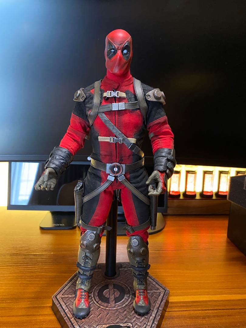 マーベル・Deadpool 1/6スケールフィギュア サイドショウ　デットプール