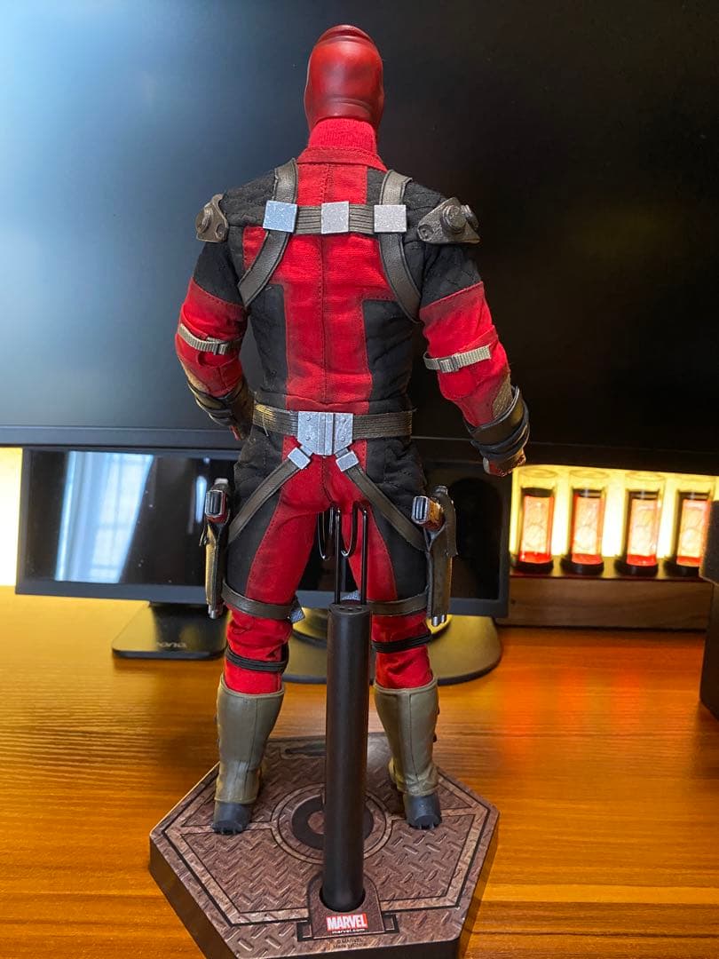 マーベル・Deadpool 1/6スケールフィギュア サイドショウ　デットプール