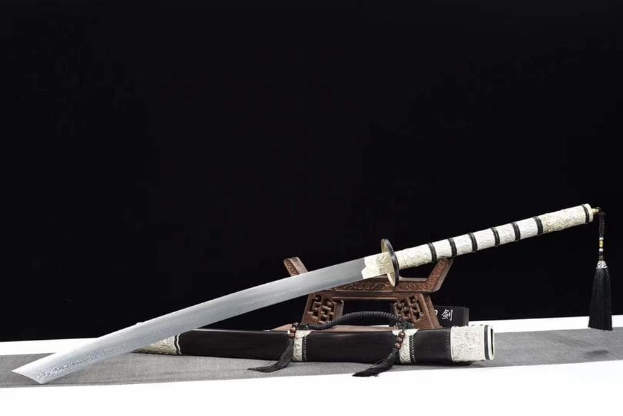 康熙戦刃（黒檀金） 模造刀 居合刀 武士道 武具 漢剣 唐刀 龍泉剣 手鍛造打