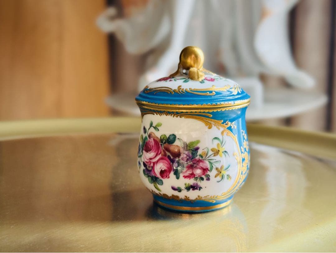 セーブル Sevres初期 「ブルーセレステ地金彩花絵ポット」マイセン