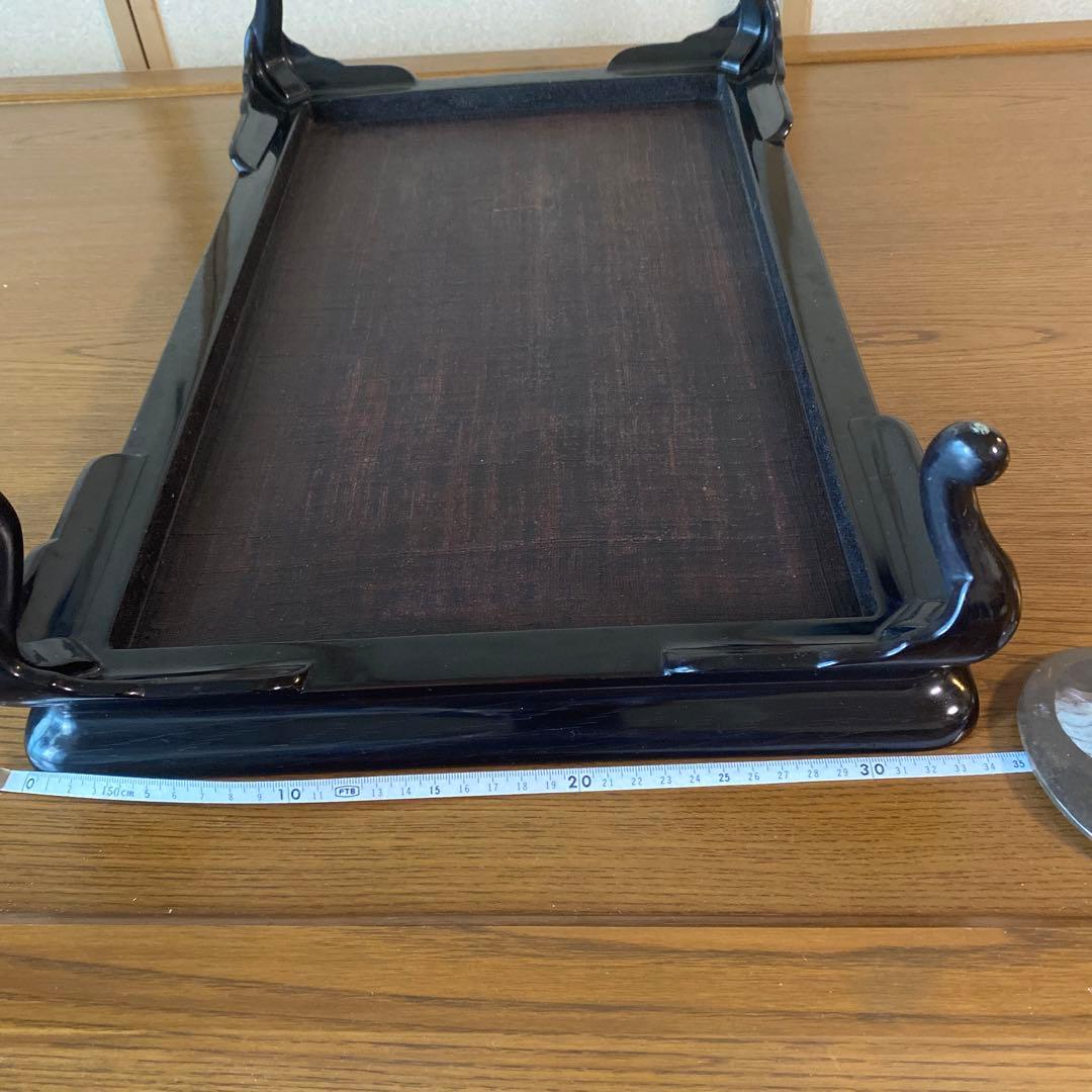 普通床の間に据えられる花台が実はマンションのリビングでも活躍します！