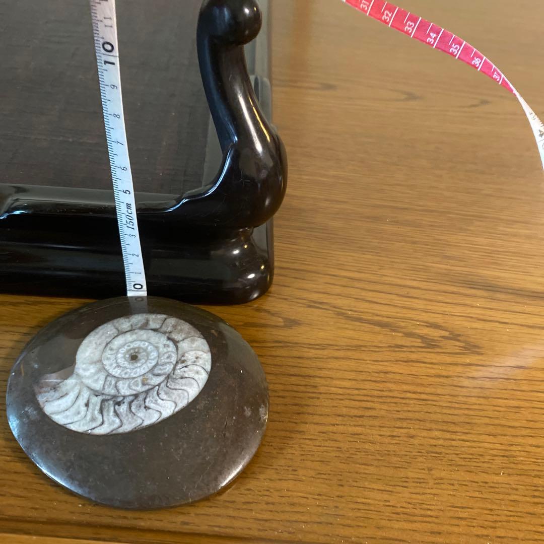 普通床の間に据えられる花台が実はマンションのリビングでも活躍します！