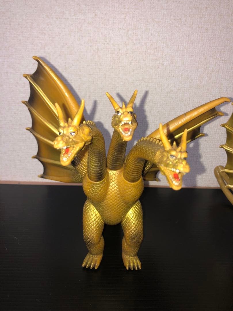 キングギドラ 2体★貴重な2本角★タグ付き歴代怪獣ボックス版　硬質ソフビ1984