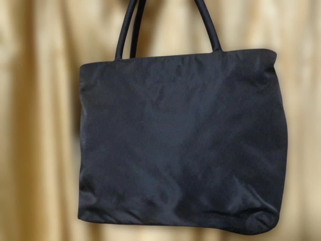PRADA 黒 ナイロントートバッグ