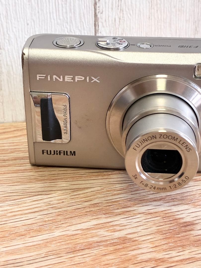 【名機】Fujifilm FinePix F31fd シルバー オールドコンデジ