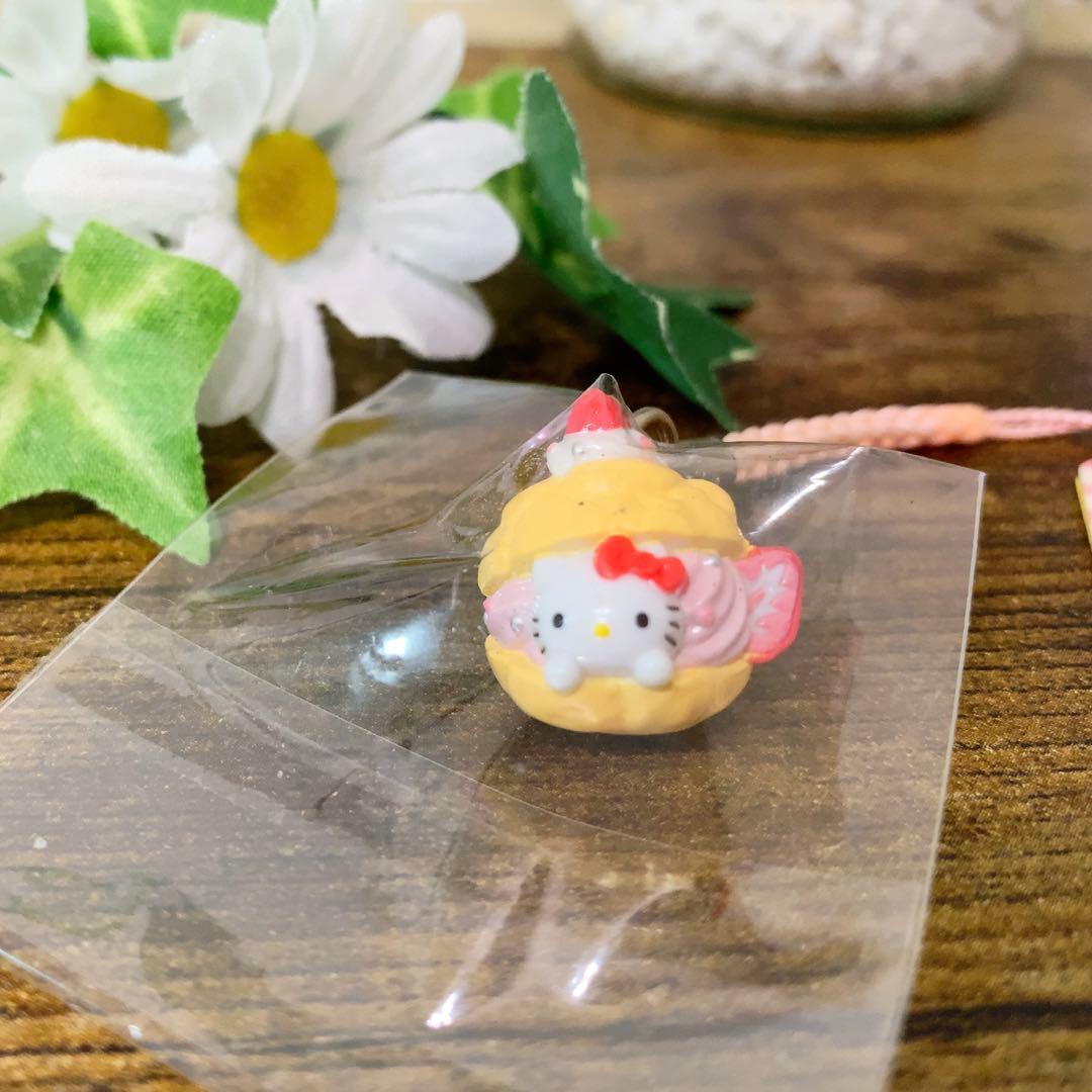 【激レア】ご当地キティ　スイーツ　根付　ストラップ イチゴ　シュークリーム 希少