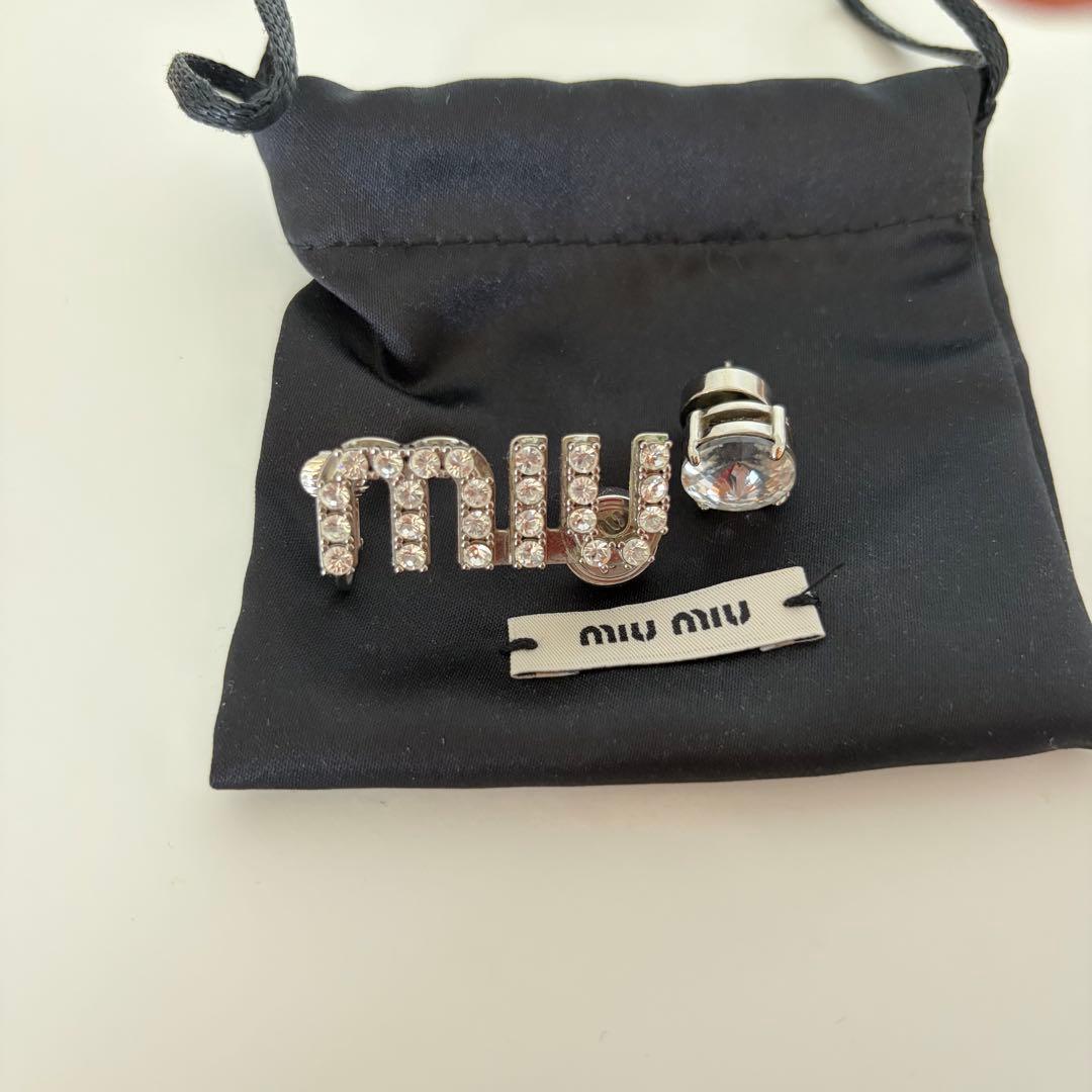 miu miu クリスタルピアス 両耳用