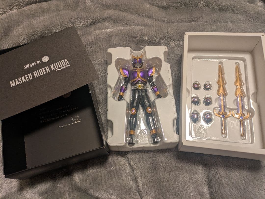 真骨彫 仮面ライダークウガ ライジングタイタン