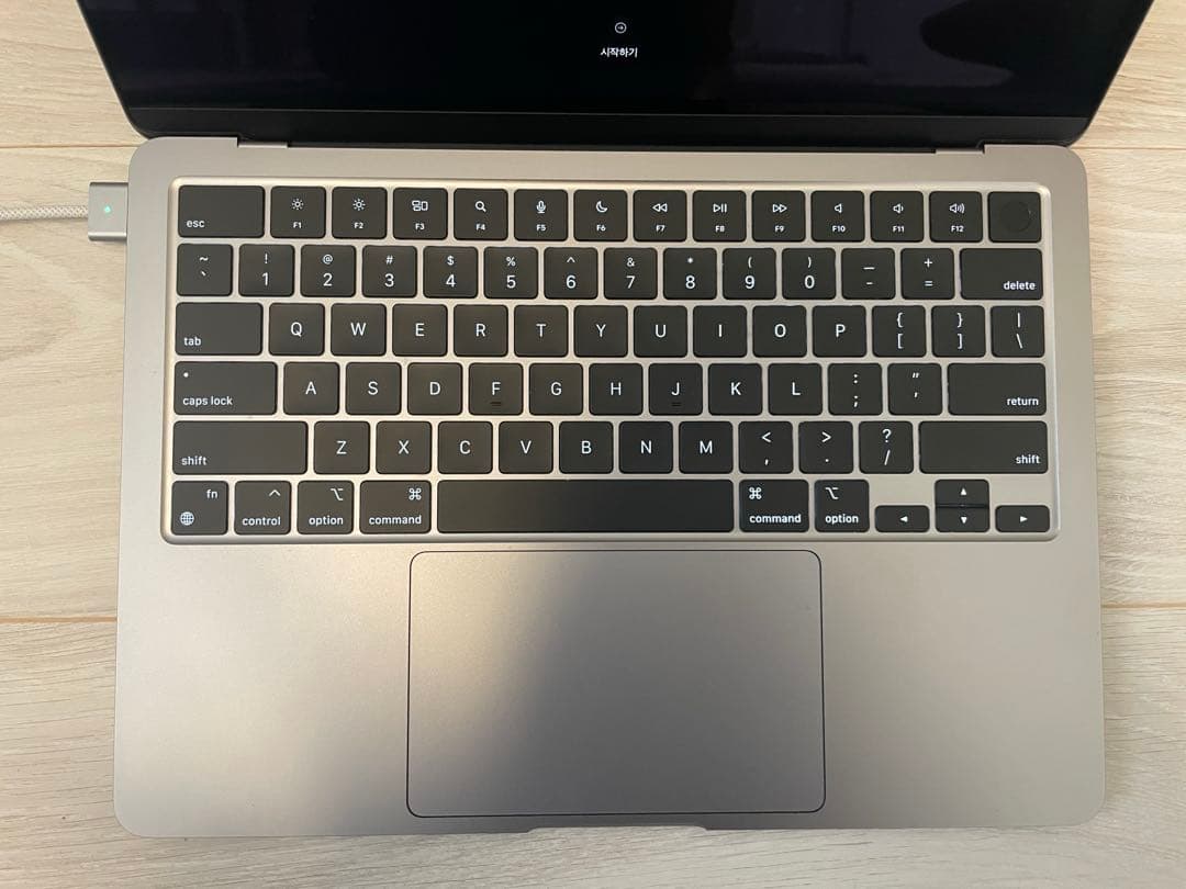 [3/18に消します]Apple MacBook Air M2 スペースグレー