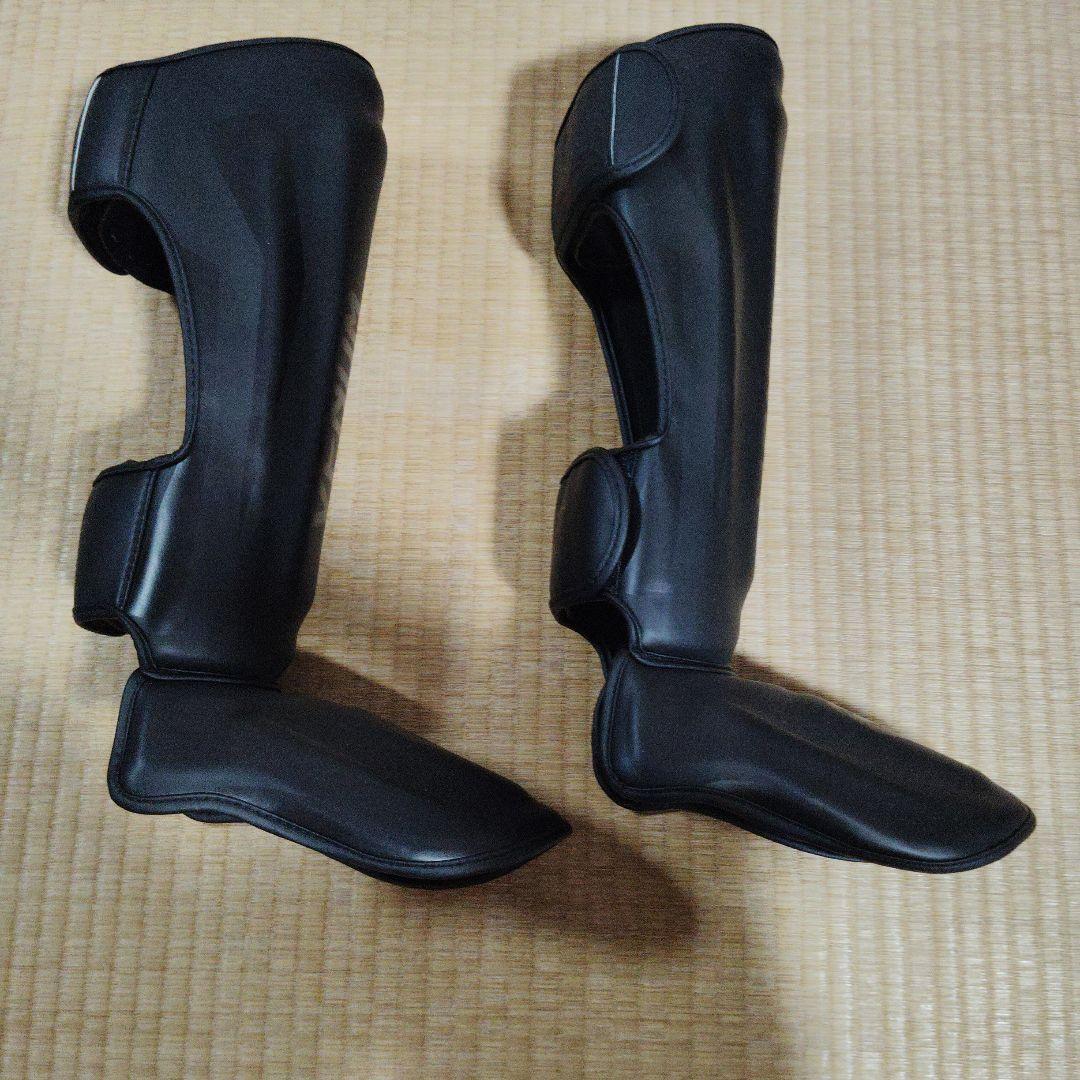 もち太郎　VENUM レガース Lサイズ　黒ブラックキックボクシングMMA