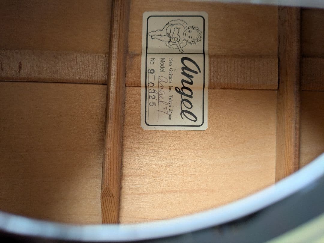 【傷あり特価】Ken Guitars 「Angel 7」絶妙なサイズ感。