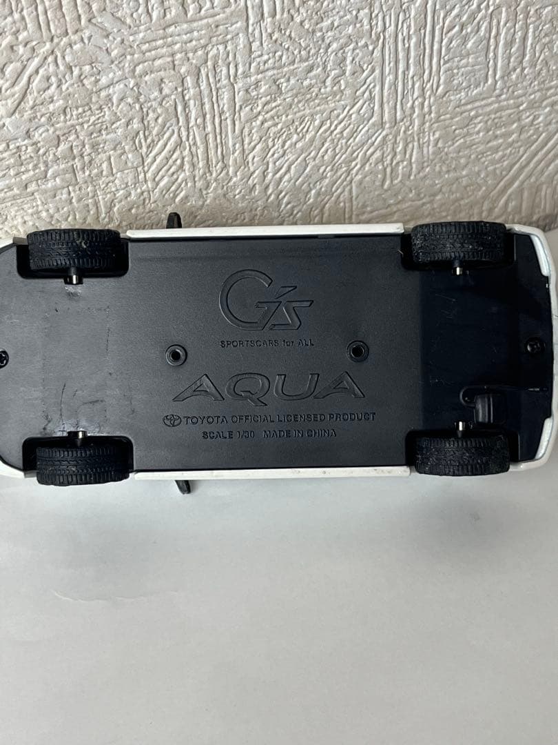 値下げ対応します。非売品トヨタ アクアG's ミニカー　1/30