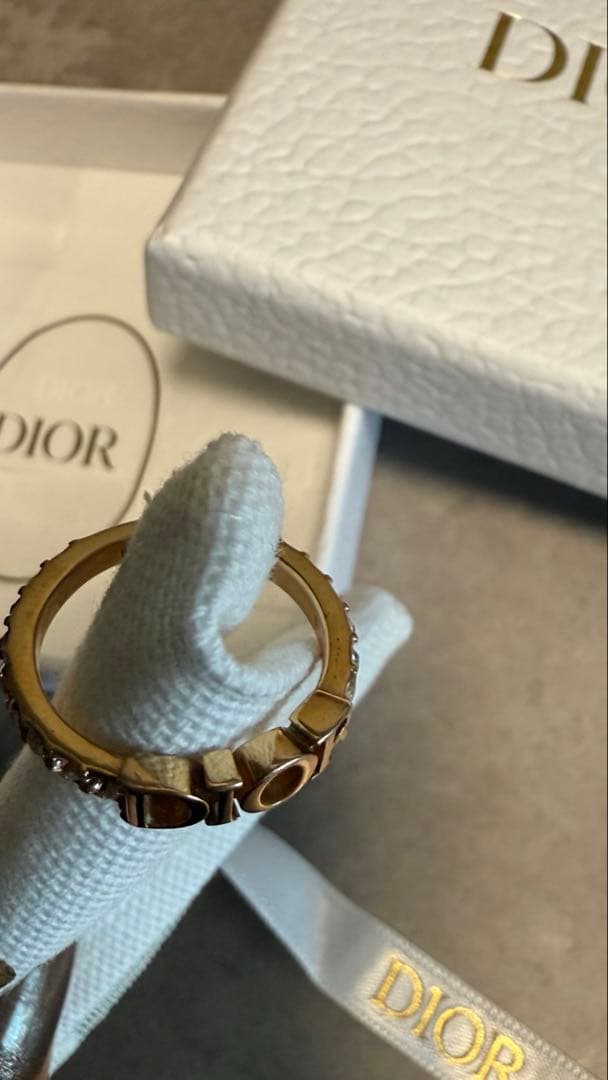 【箱&ノベルティ付き】Dior ロゴ ピンクゴールドリング クリスタル装飾