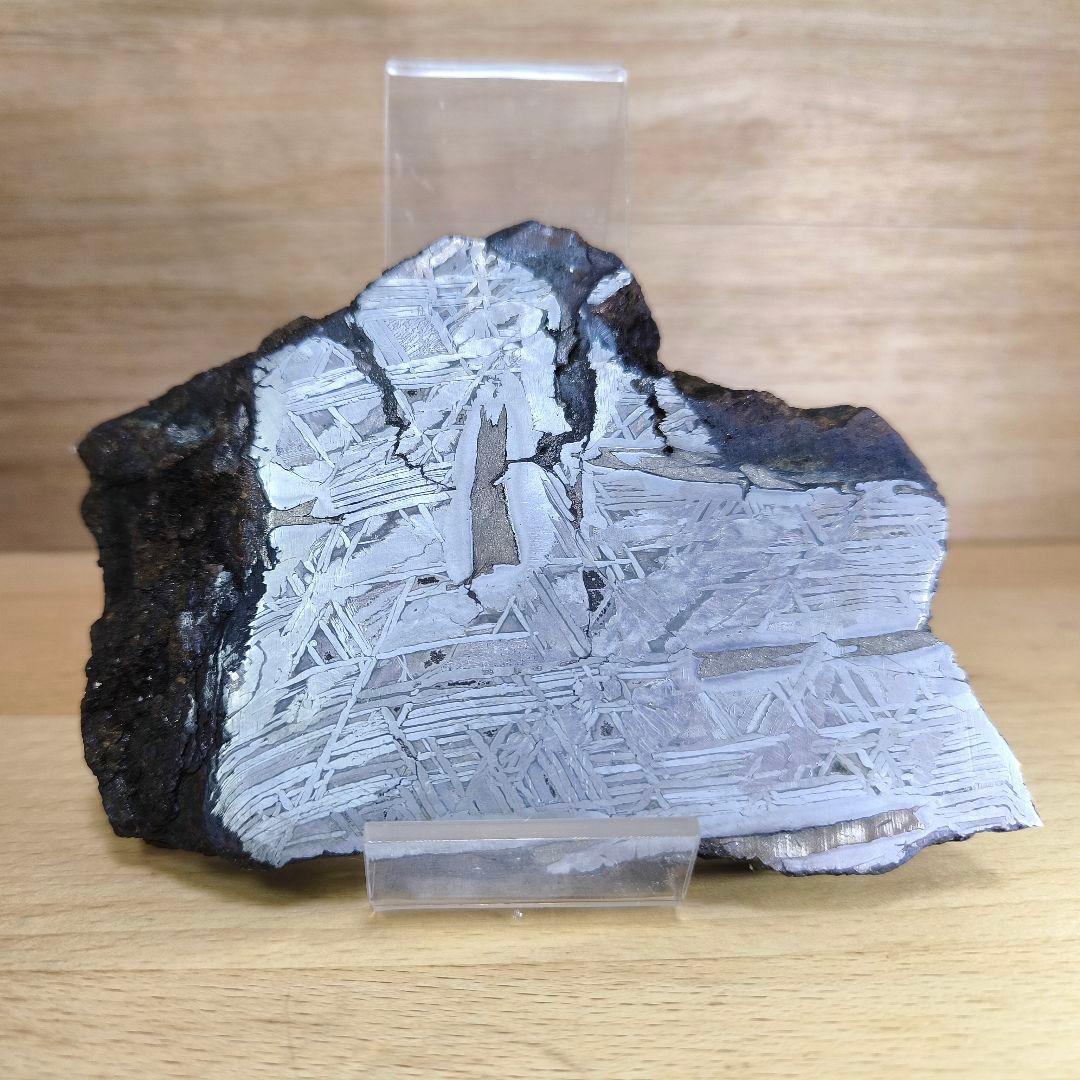 極上 アルタイ鉄隕石 700g 隕石　パワーストーン　宝石 天然石