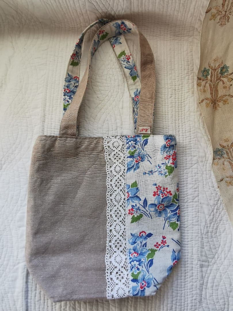 ハンドメイド✃アンティーク花柄ファブリック＆ブラックウォッチ リバーシブルトート