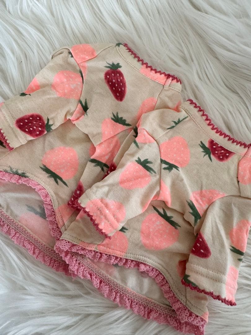 アトリエgg 　イチゴᎢシャツ2枚セット（16,18サイズ）