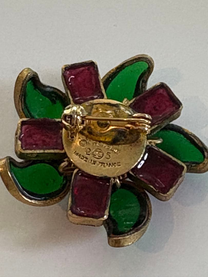 CHANEL 花形 ブローチ 205 フランス製