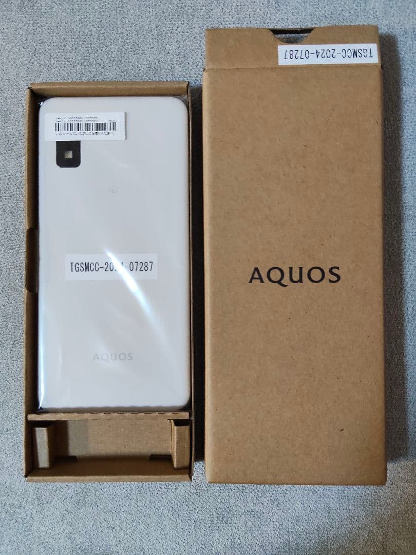 AQUOS wish3 SH−M25本体 ホワイト