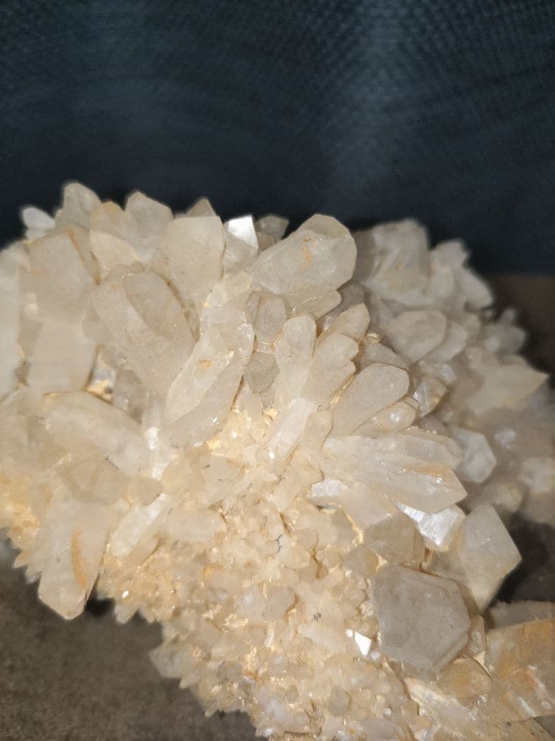 愛媛県西条市産　水晶群晶 3