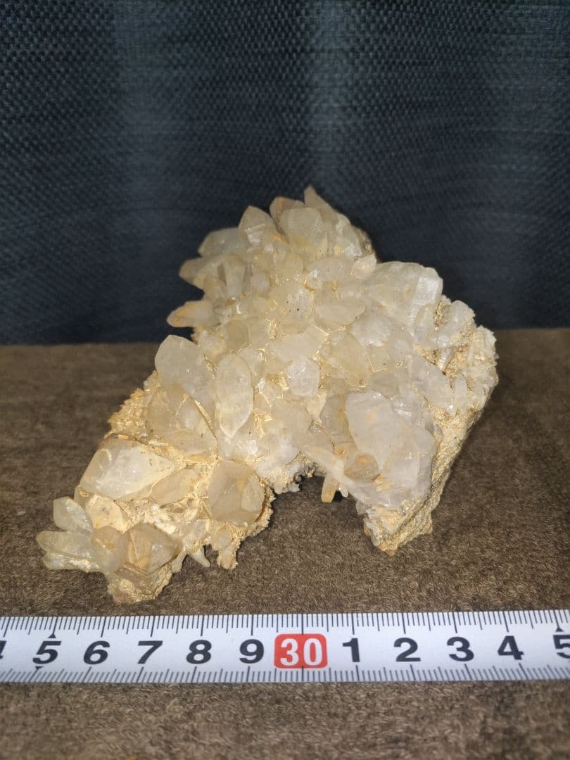 愛媛県西条市産　水晶群晶 3