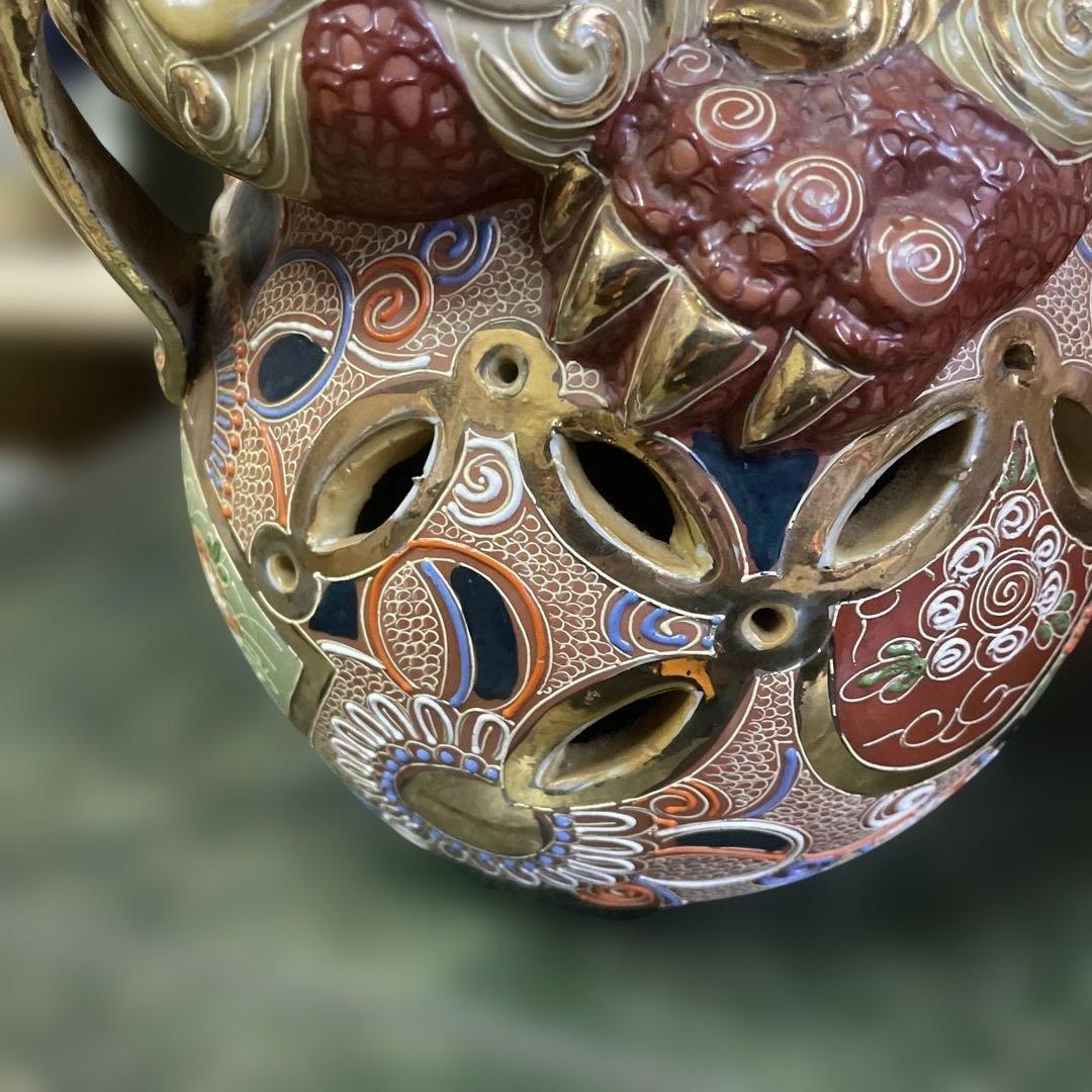 九谷焼玉乗り獅子　陶器製 獅子の置物 色彩豊か　赤絵付け金彩　石川県九谷焼