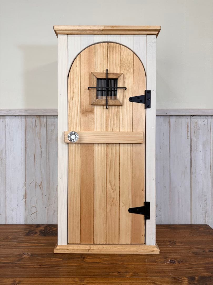 し*も様 【1点のみ　微小難あり】ナチュラルアンティークの扉のようなキャビネット