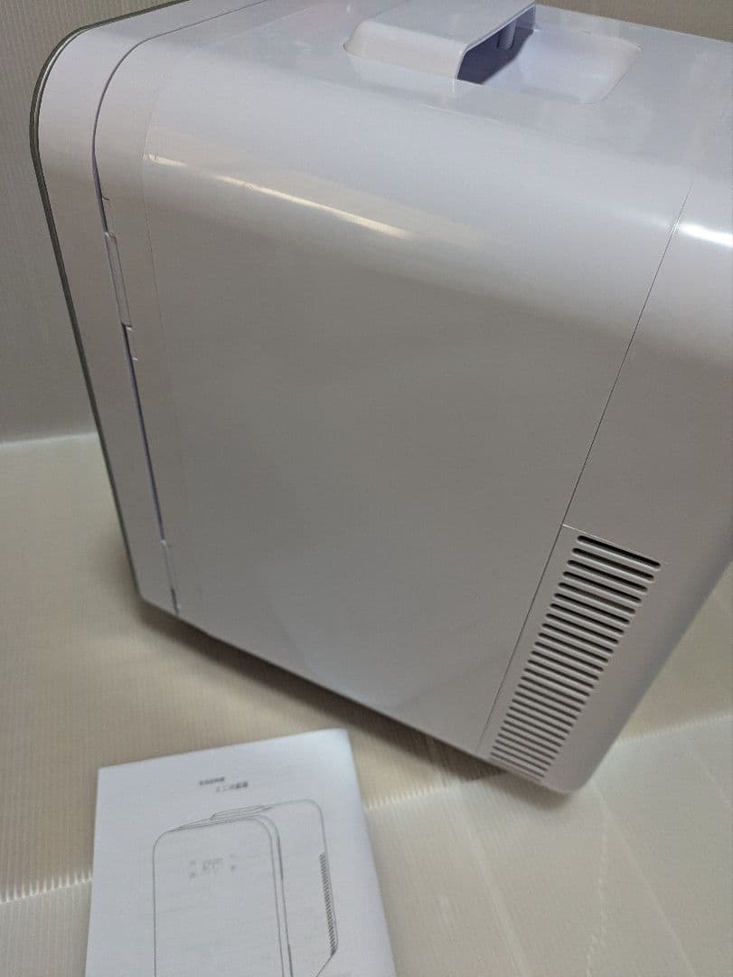 ミニ冷蔵庫 デジタル表示 2段棚付き
