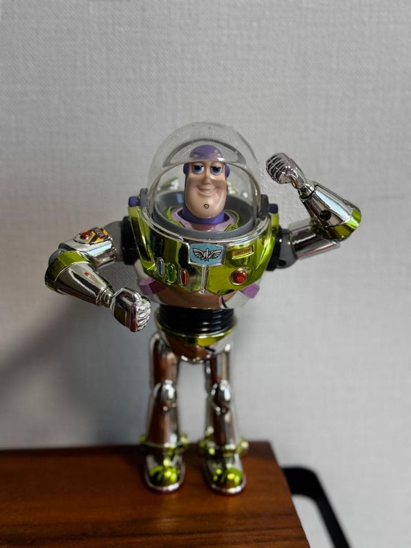 バズ・ライトイヤー 可動式フィギュア 約19㎝