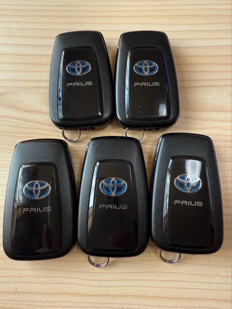 トヨタ純正 プリウス スマートキー (2つボタン)5個送料込み
