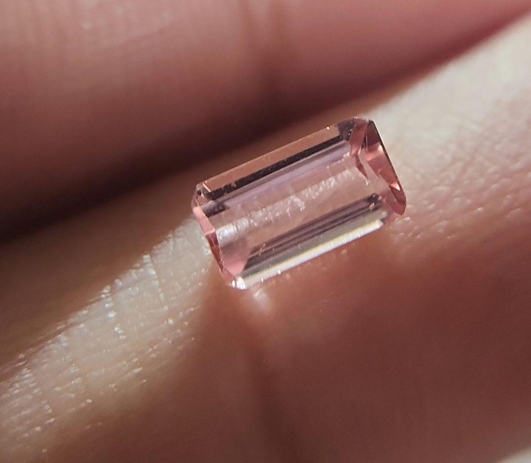 天然 インペリアルトパーズ 0.682ct