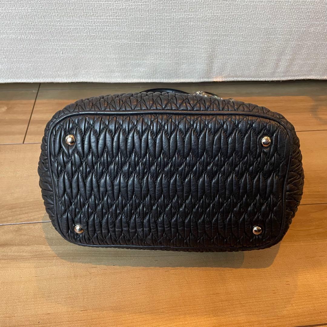 ミュウミュウ　ナッパクリスタル　ハンドバッグ　ショルダー　ブラック