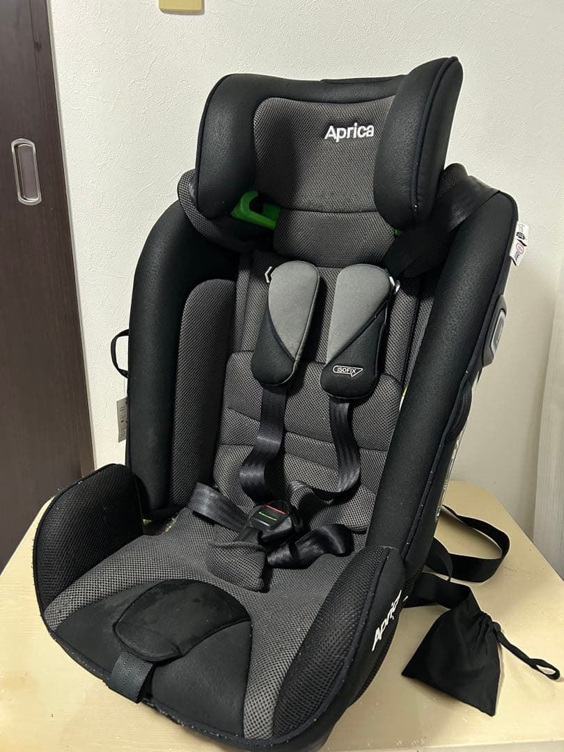 アップリカ ジュニアシート フォームフィット チャイルドシート