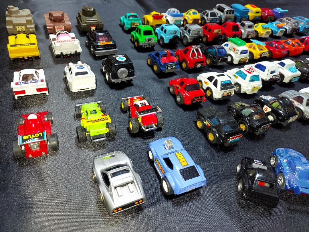 ◆　大幅値下げ！　極美品揃い　昭和の８７台含むレアなチョロQ１００台以上　◆