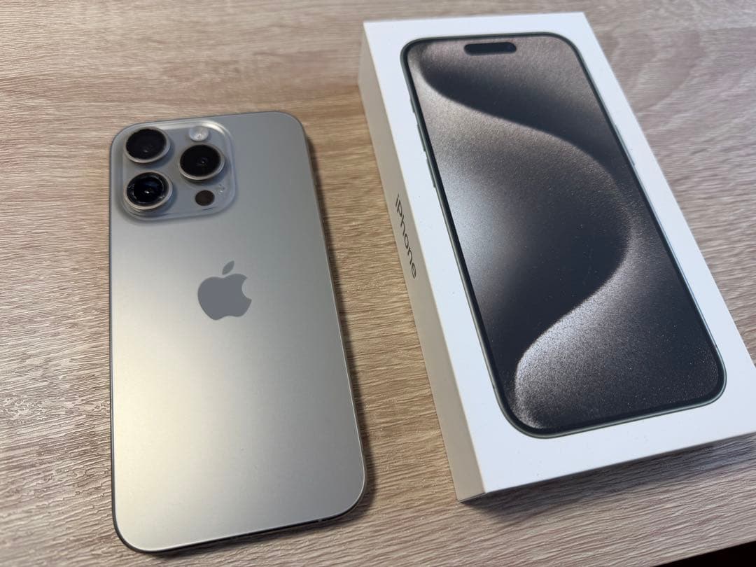 iPhone 15 Pro 256GB カメラレンズ割れあり 動作確認済 箱あり