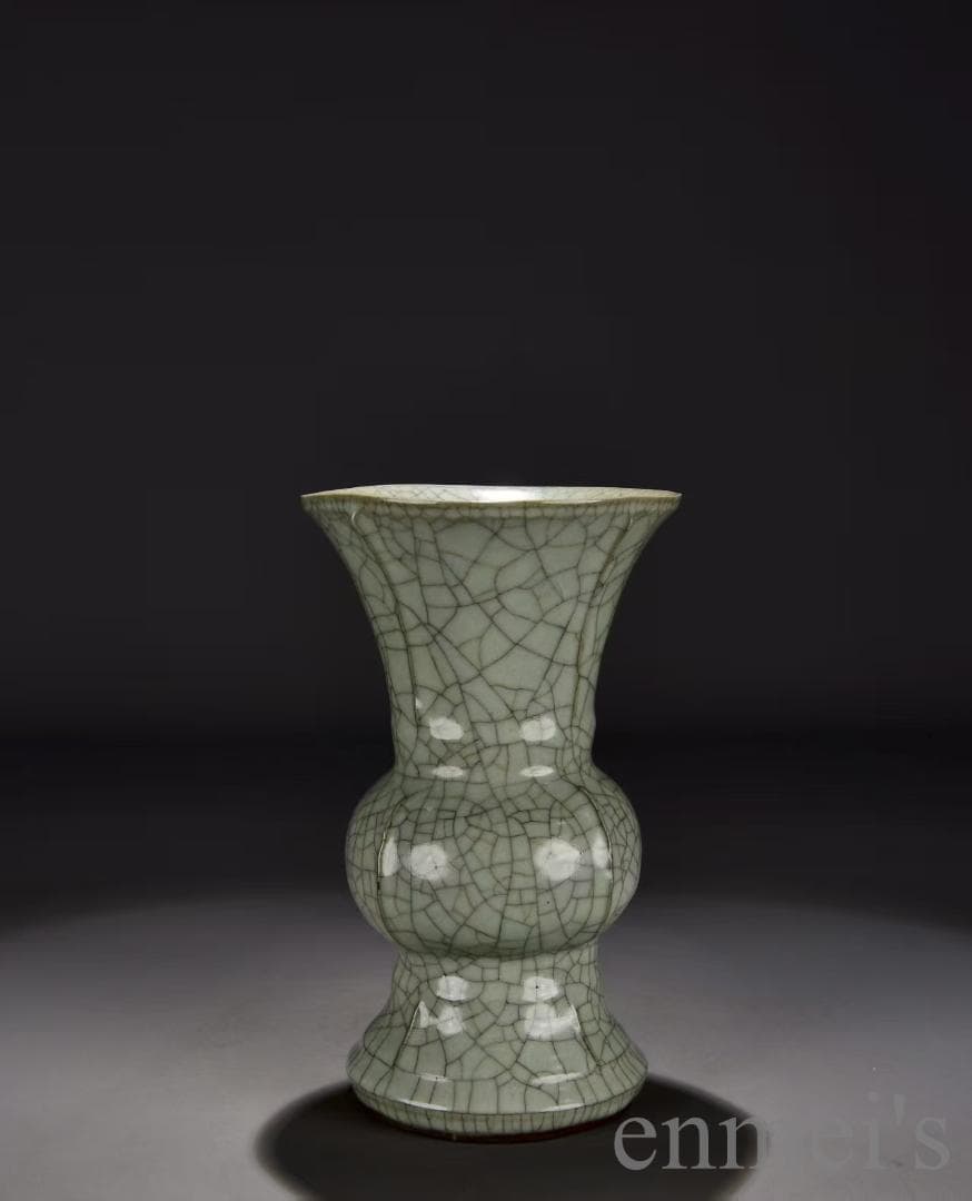 中国古美術・宋官窯・出戟花觚・青磁・唐物・壺・骨董品・時代物・古陶磁・花觚・古玩