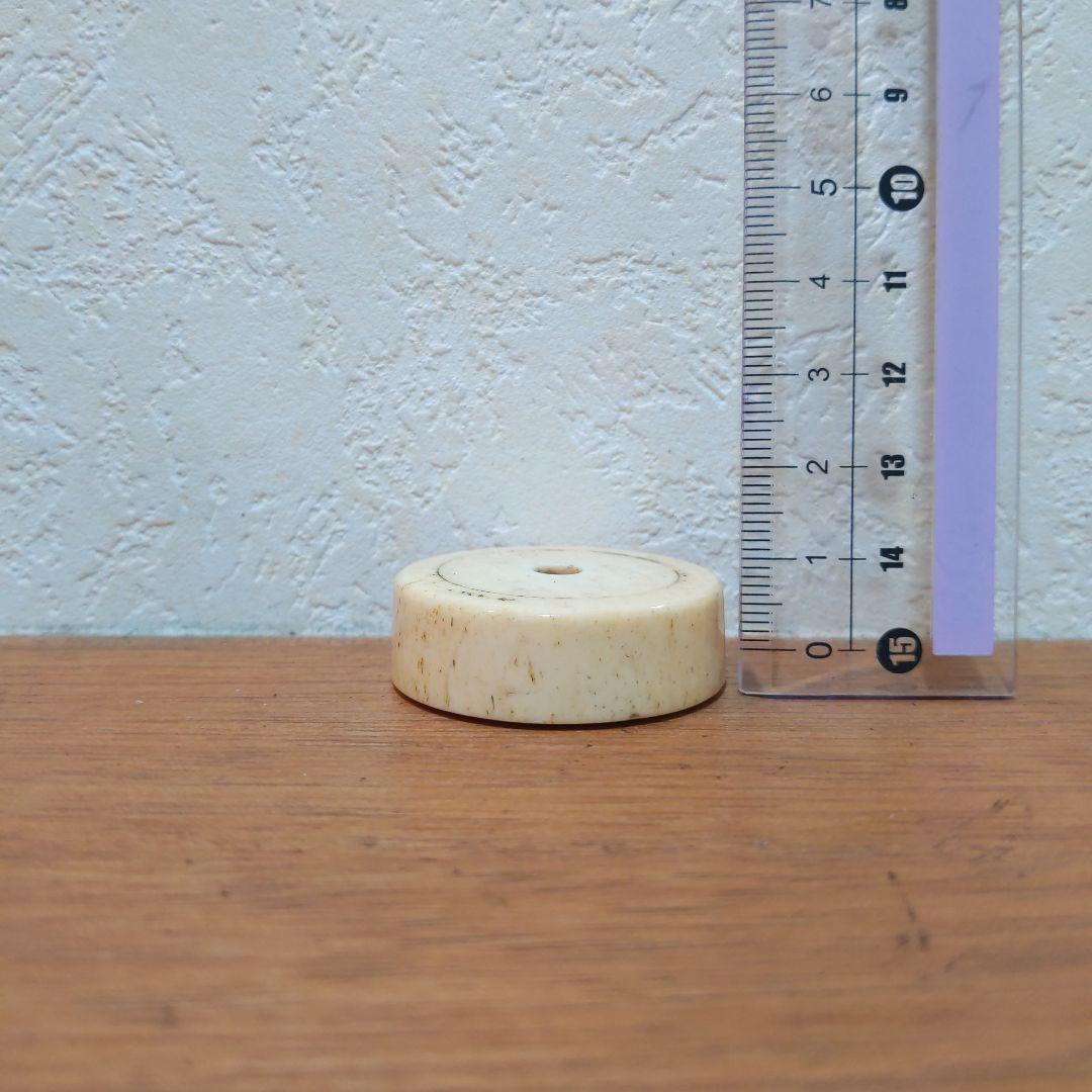 時代提物 饅頭根付 天然素材 直径約3.7〜3.8cm 厚約1.2cm 重20ｇ