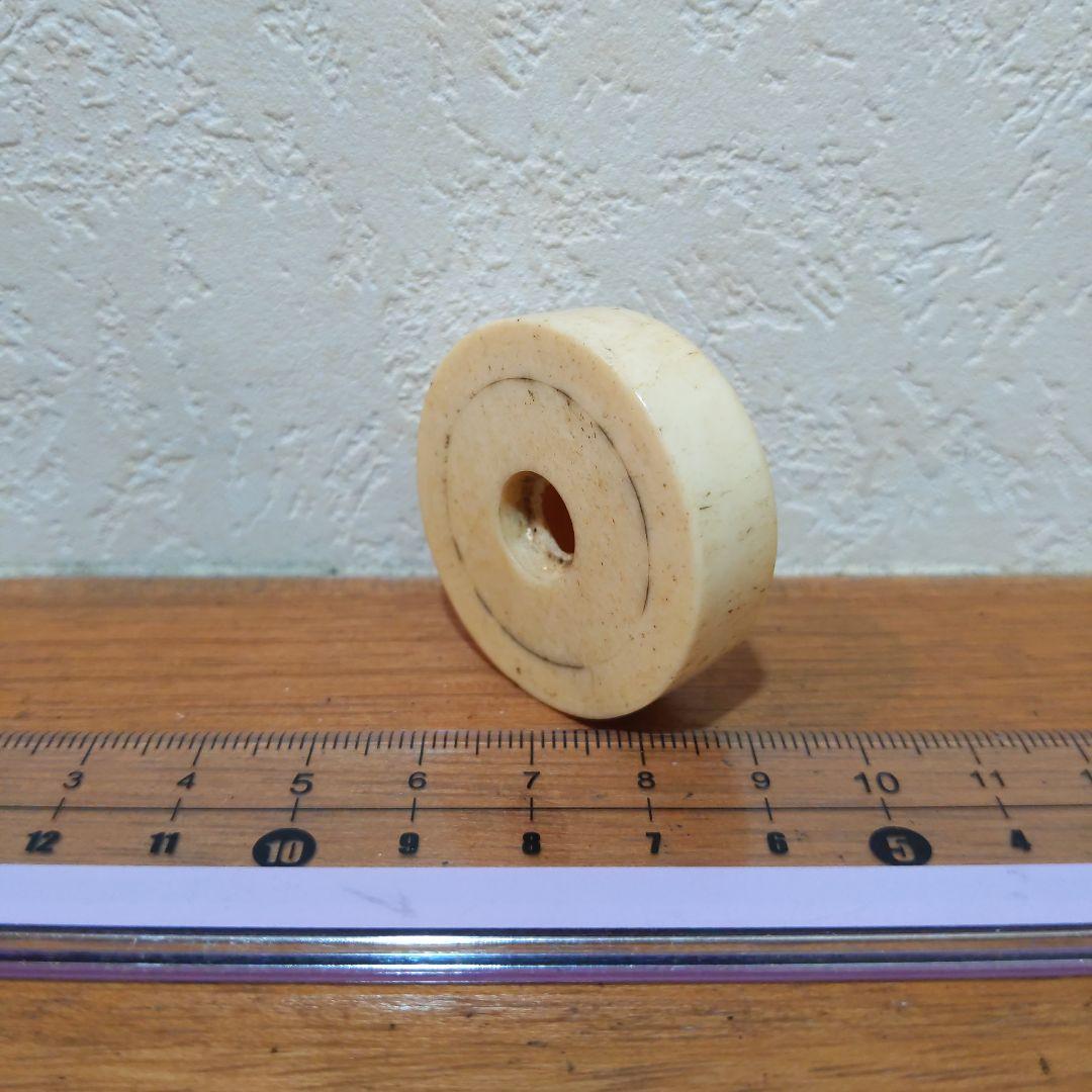 時代提物 饅頭根付 天然素材 直径約3.7〜3.8cm 厚約1.2cm 重20ｇ